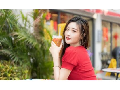 女儿中考成绩公布父母一秒进入狂喜 这是瞬间爆棚的幸福