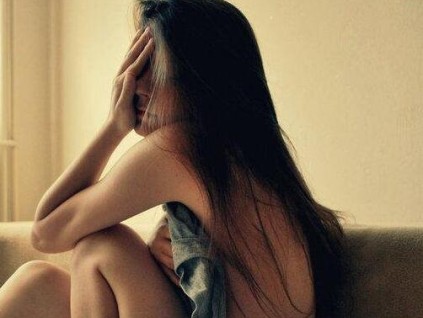 女儿为已故父亲按时交话费被停机为什么还一直扣钱？