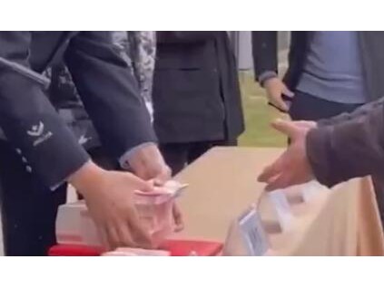 骗子诈骗1250万买彩票中1450万 已退还给39名聋哑人