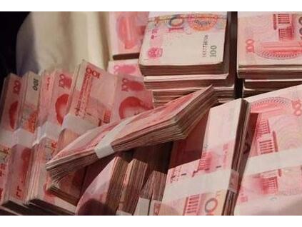 男子交万元参加自律挑战因揉眼被淘汰 之前称完成挑战可获40万元